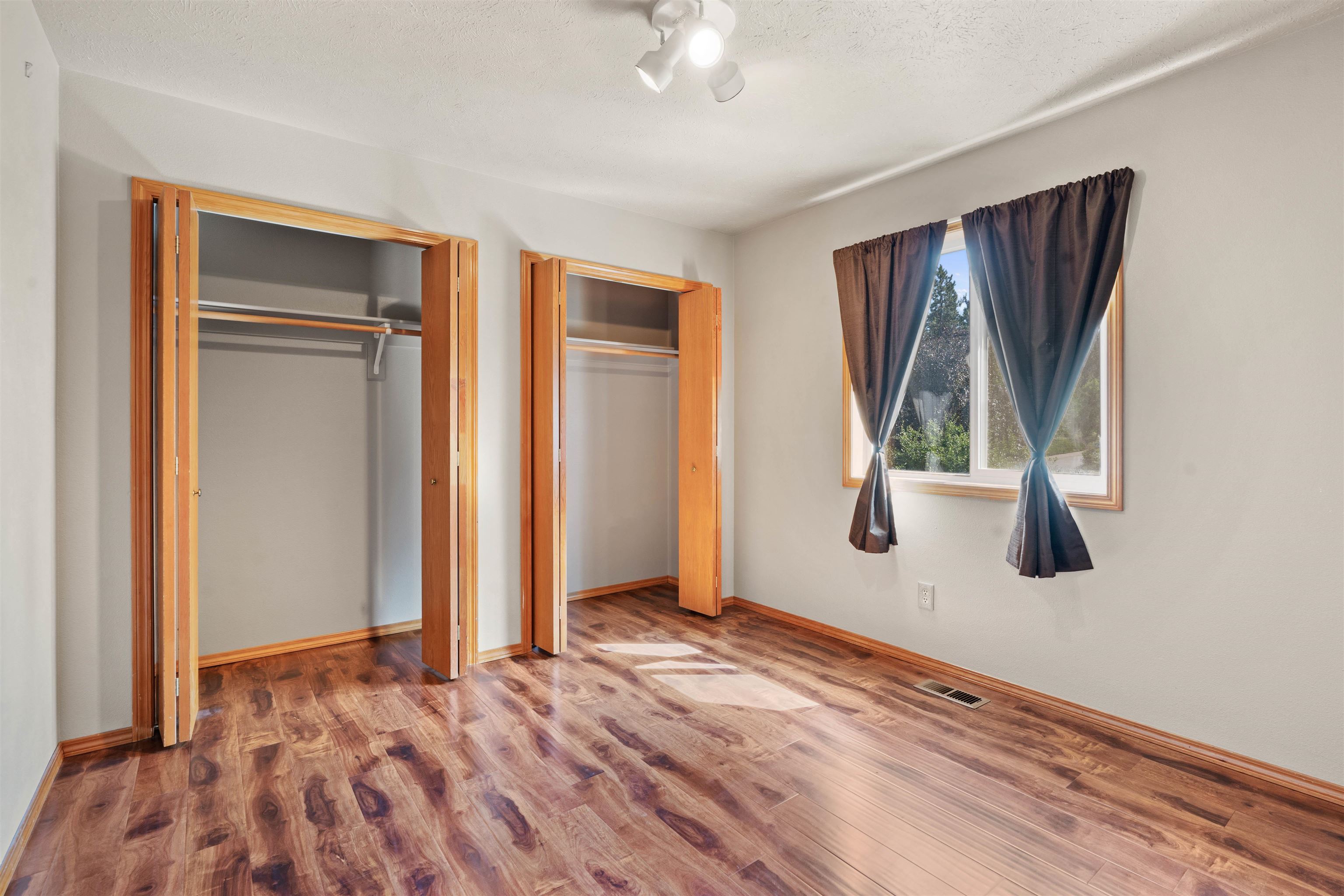 14725 North Lowe Road Mead, WA 99021 - Photo 17 of 28