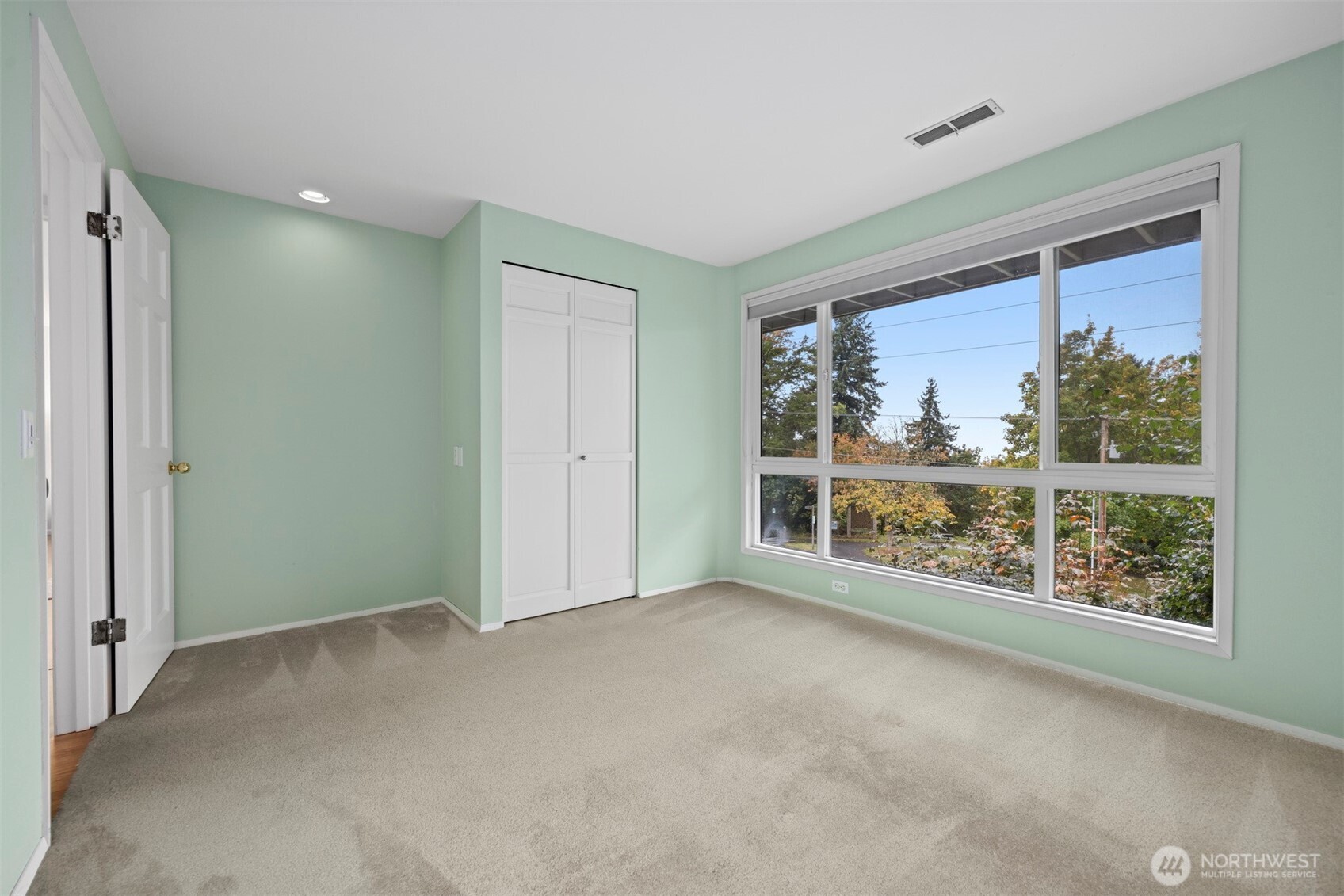 337 South State Street, Unit 2 Bellingham, WA 98225 - Photo 26 of 40 a view of an empty room with a window