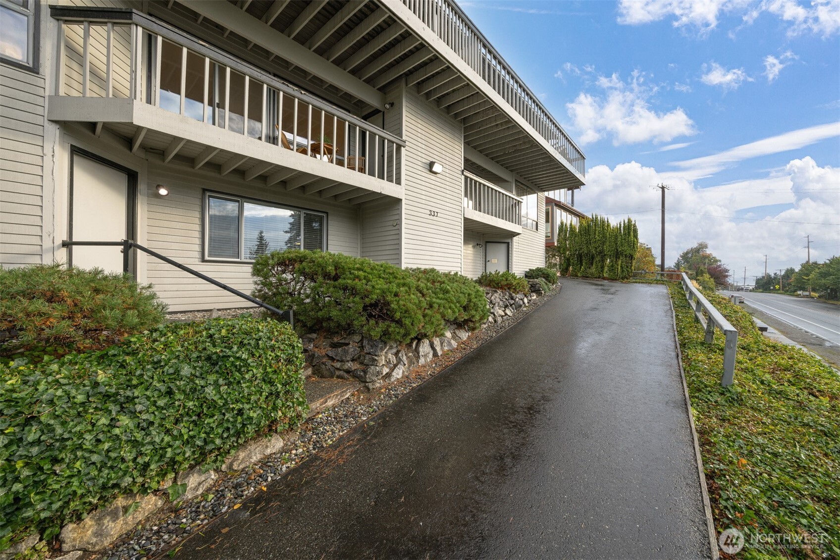 337 South State Street, Unit 2 Bellingham, WA 98225 - Photo 31 of 40 a view of a house with a street