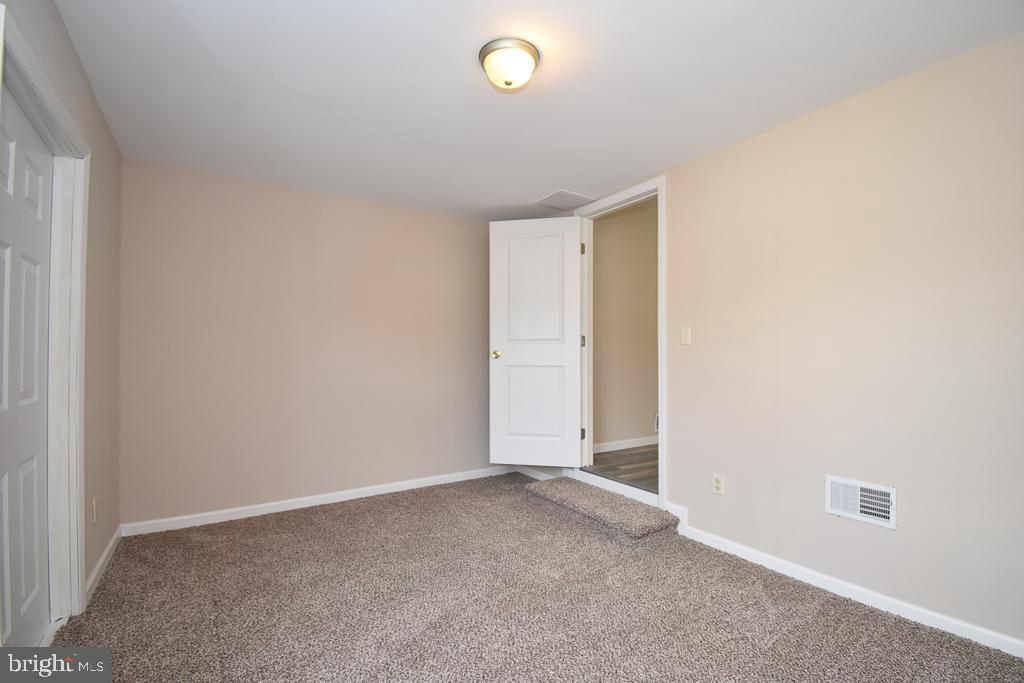 21 Stagecoach Road Southampton, NJ 08088 - Photo 14 of 55 Bonus room/den
