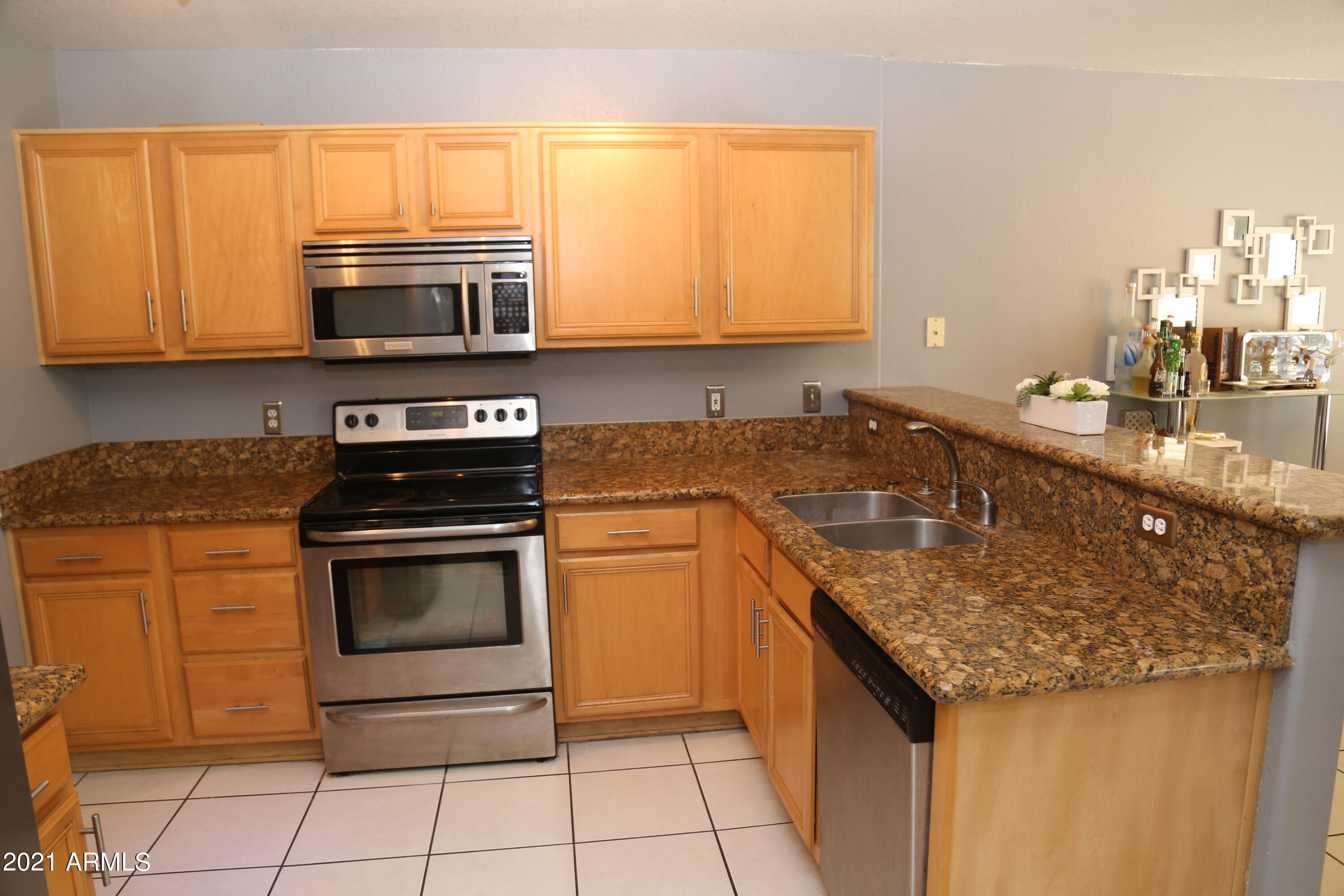 3112 East Escuda Road Phoenix, AZ 85050 - Photo 3 of 29 IMG_5899