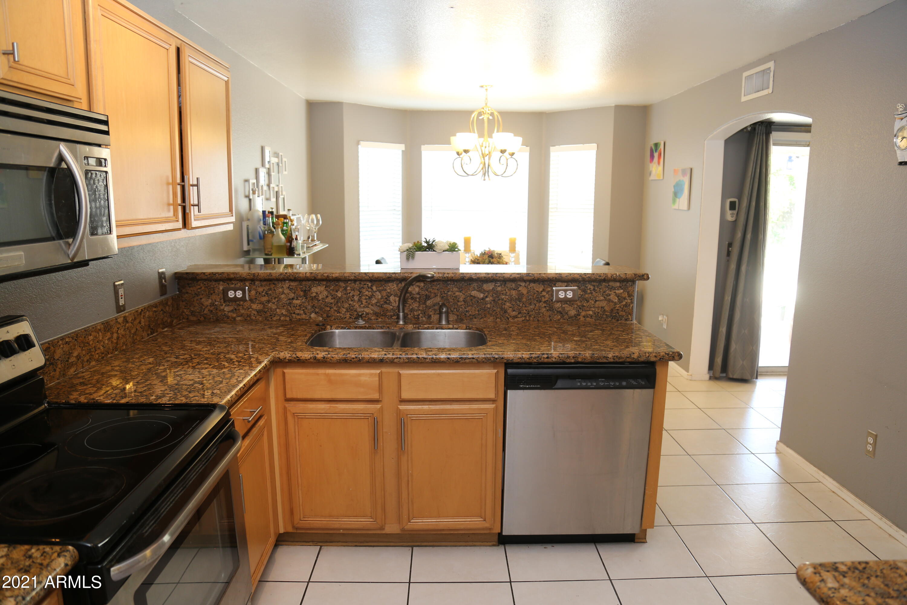 3112 East Escuda Road Phoenix, AZ 85050 - Photo 5 of 29 IMG_5886