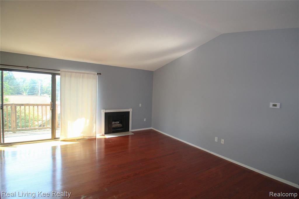 2939 Meadowbrook Drive Rochester Hills, MI 48309 - Photo 8 of 29
