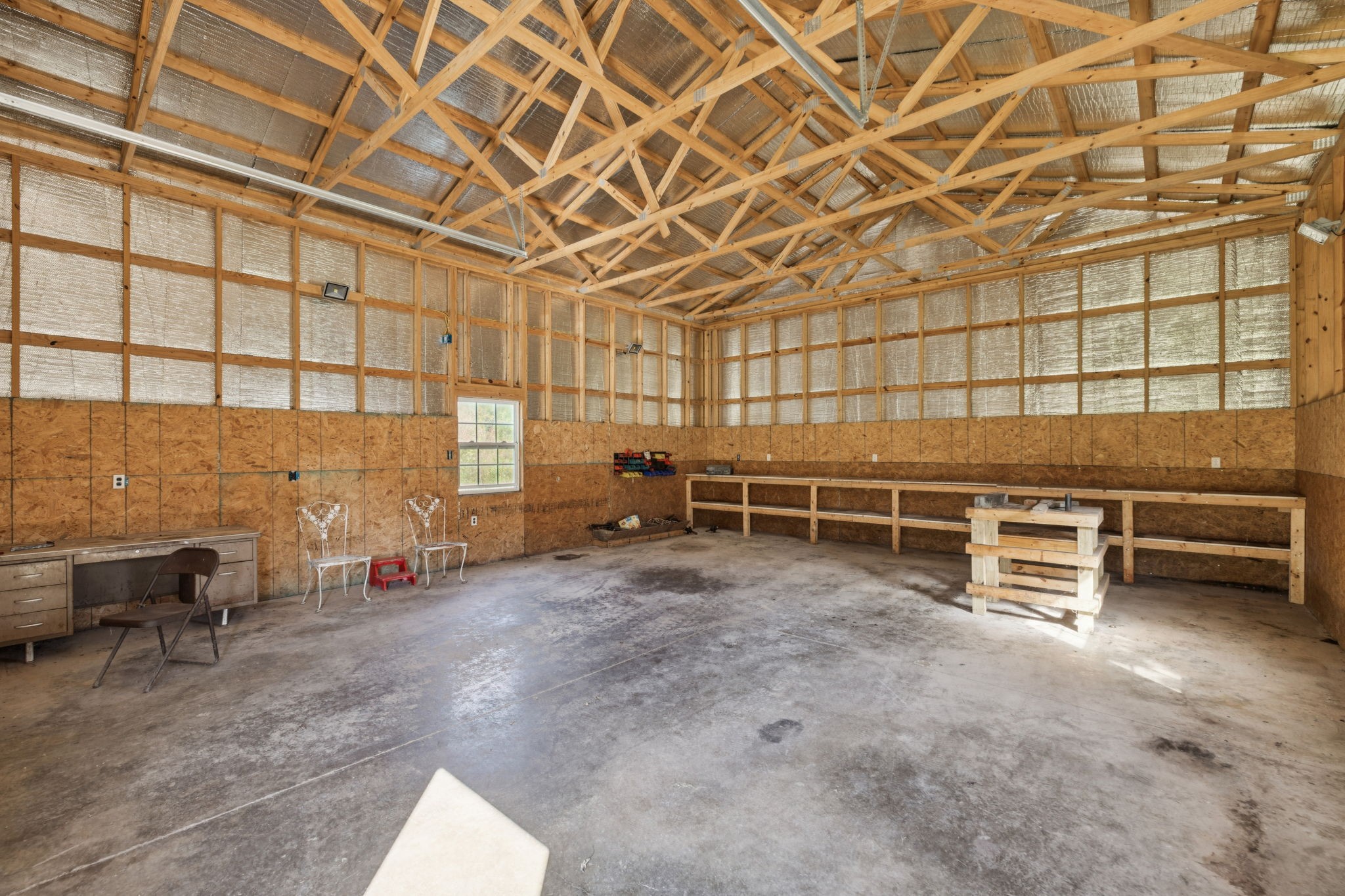 10446 Bold Springs Road McEwen, TN 37101 - Photo 34 of 54 an empty room with windows
