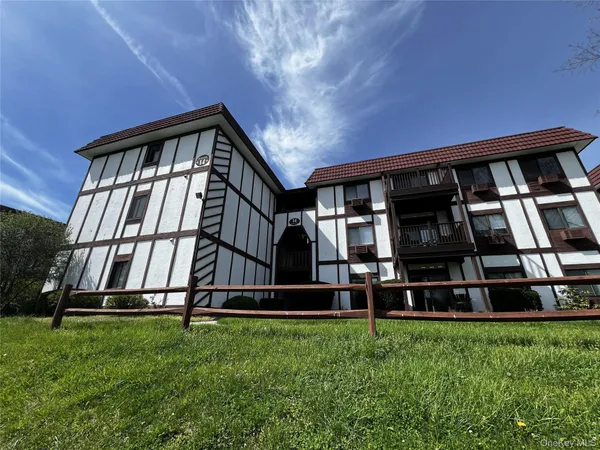 $355,000 | 14 Skyline Drive, Unit 15, Fishkill, NY 12524