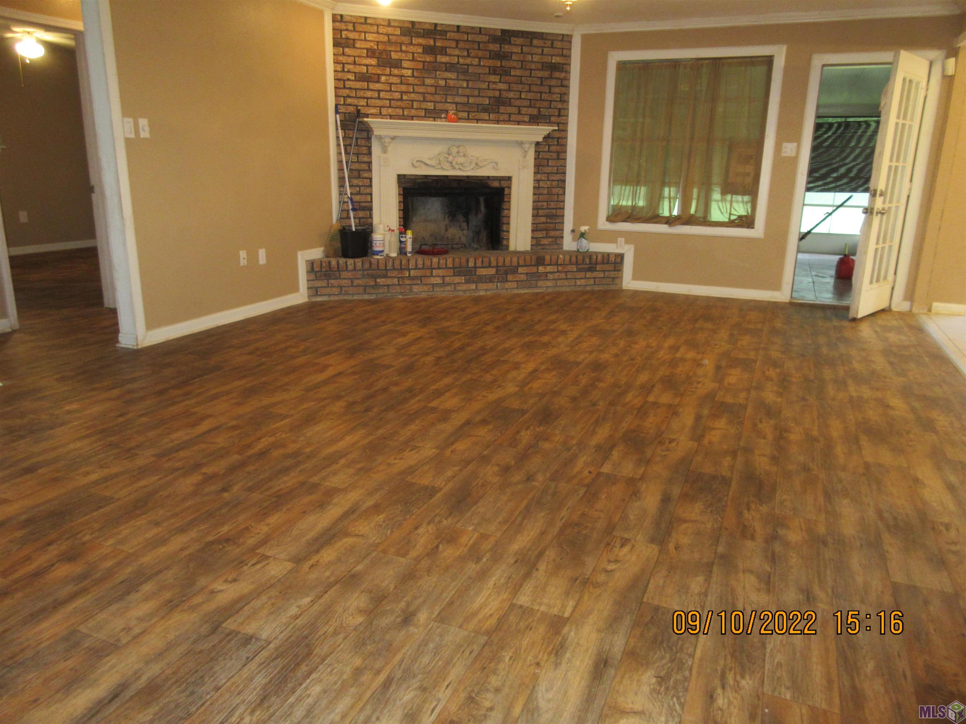 15321 Country Road Greenwell Springs, LA 70739 - Photo 3 of 14 Den