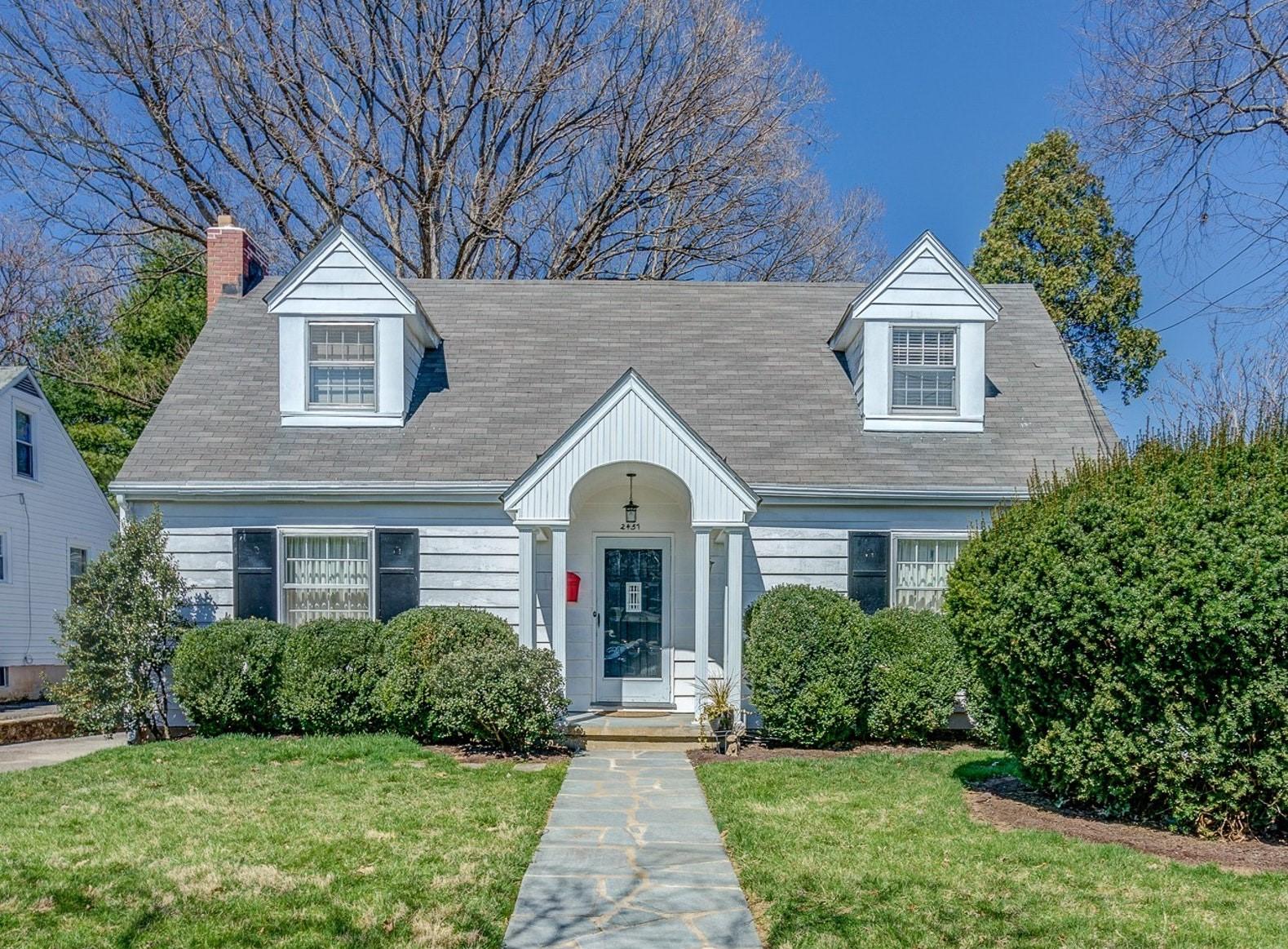 2457 Tillett Road Southwest Roanoke, VA 24015 - Photo 1 of 48 front