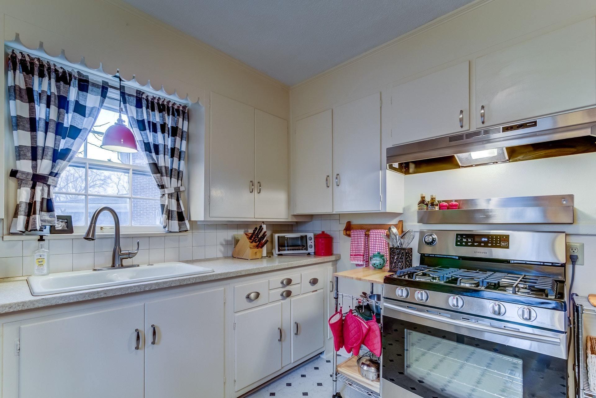 2457 Tillett Road Southwest Roanoke, VA 24015 - Photo 15 of 48 015-304263-15-2457 Tillet d-5-6_7429599