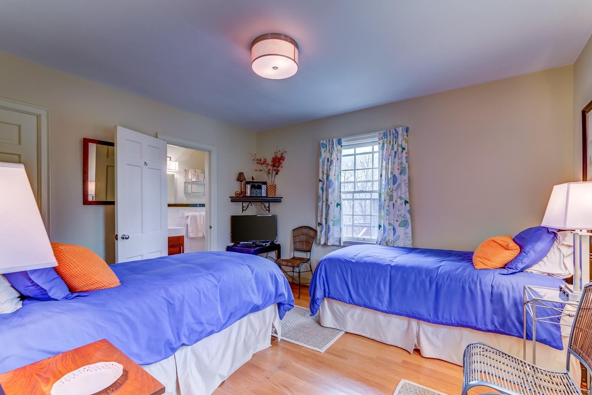 2457 Tillett Road Southwest Roanoke, VA 24015 - Photo 18 of 48 018-304263-18-2457 Tillet d-80-Edit_7429