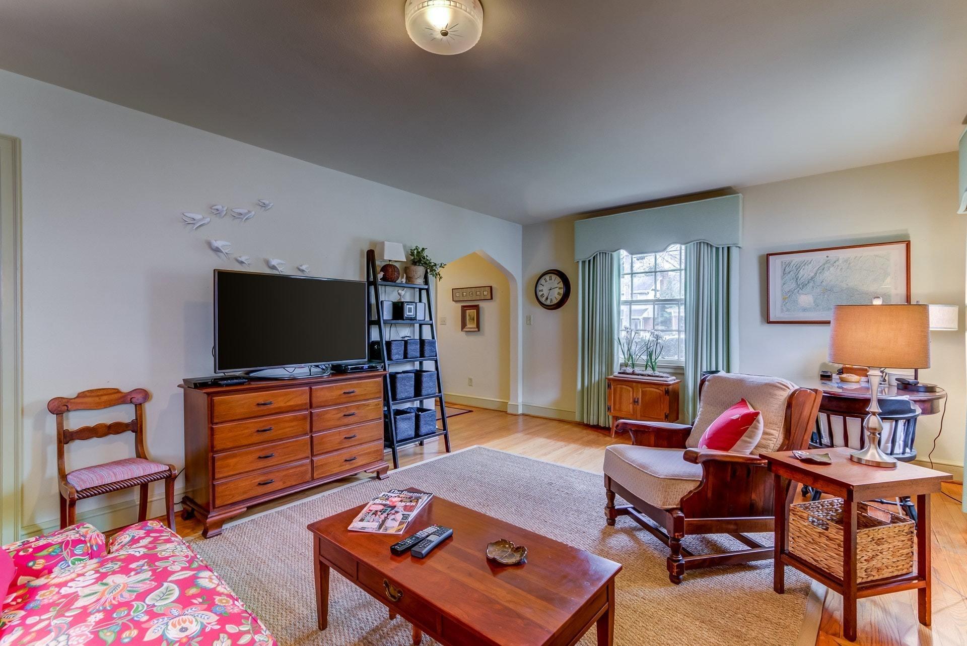 2457 Tillett Road Southwest Roanoke, VA 24015 - Photo 8 of 48 008-304263-08-2457 Tillet d-20-Edit-2_74
