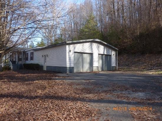 1273 Ridgeview Drive Clinton, TN 37716 - Photo 5 of 8 1garage