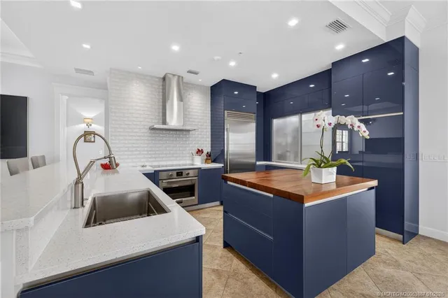 $2,400,000 | 334 Southwest Atlanta Avenue, Stuart, FL 34994