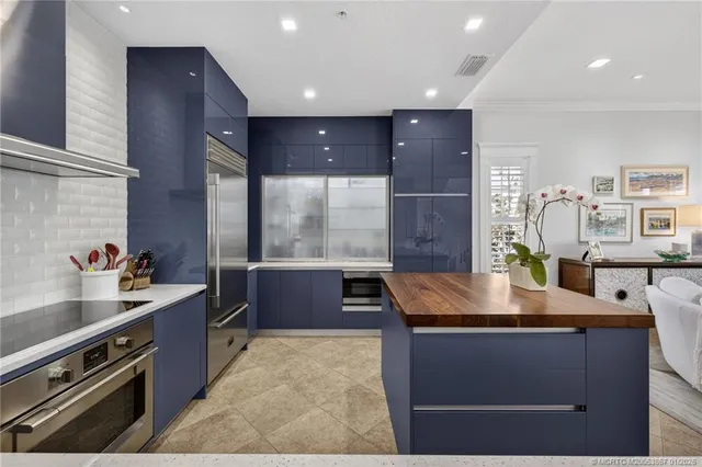 $2,400,000 | 334 Southwest Atlanta Avenue, Stuart, FL 34994