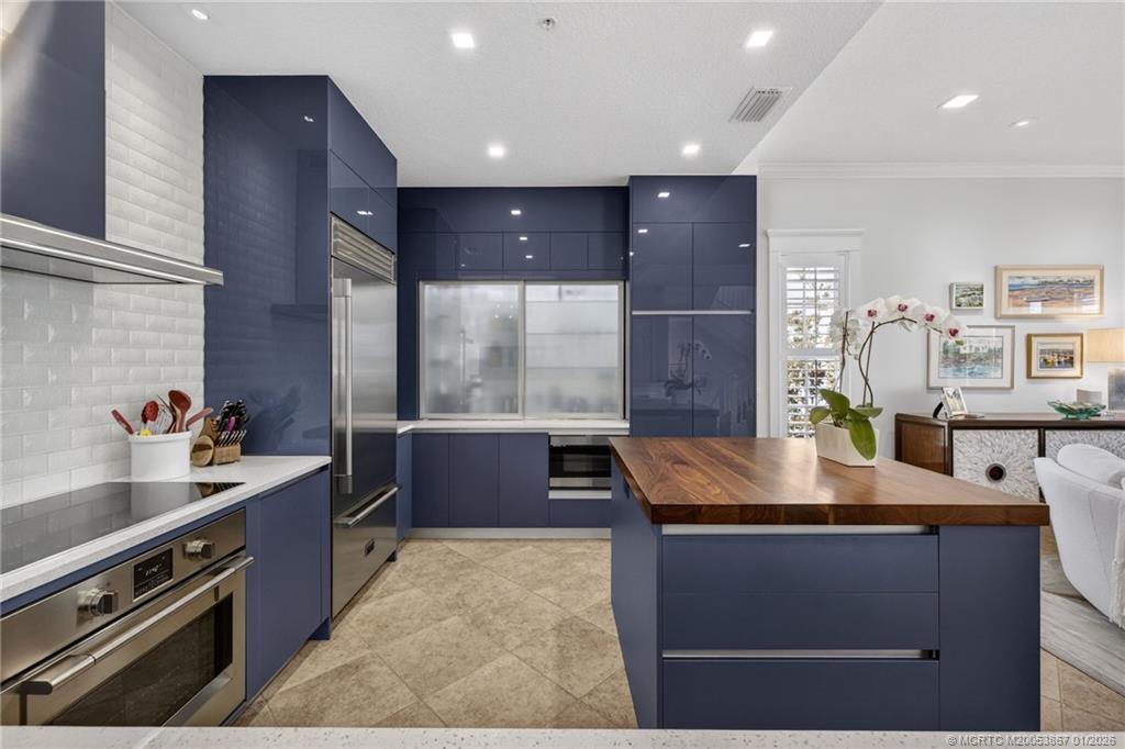 334 Southwest Atlanta Avenue Stuart, FL 34994 - Photo 21 of 55 Kitchen