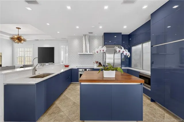 $2,400,000 | 334 Southwest Atlanta Avenue, Stuart, FL 34994