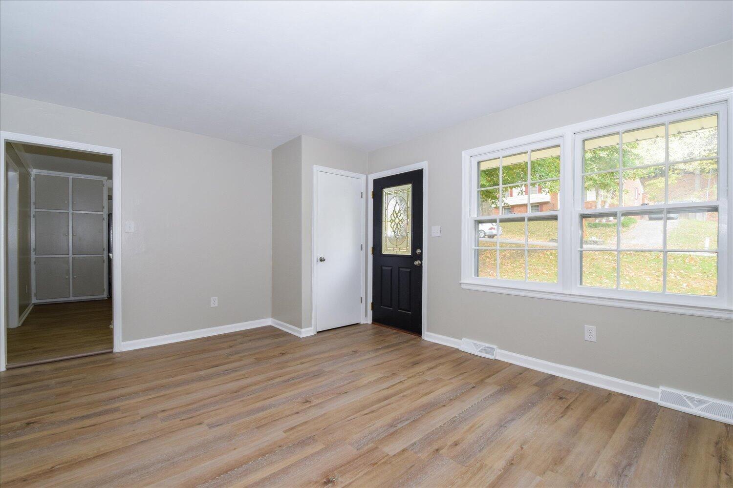 731 Estates Road Southeast Roanoke, VA 24014 - Photo 2 of 22 02-731 Estates-2