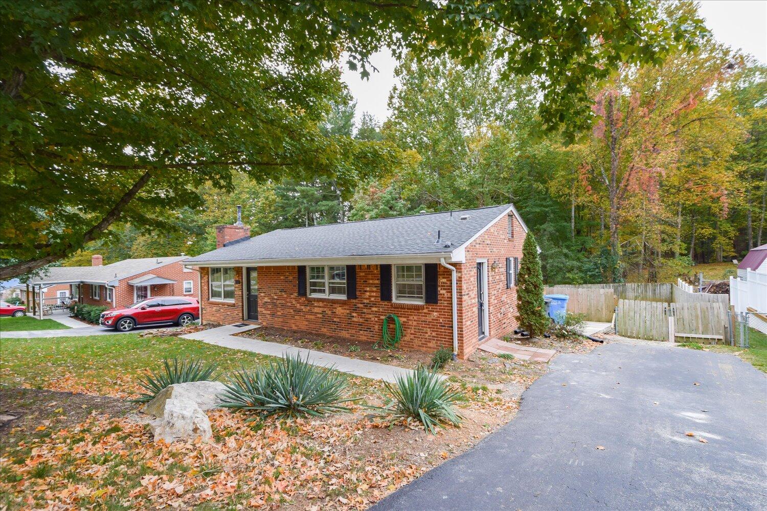 731 Estates Road Southeast Roanoke, VA 24014 - Photo 18 of 22 17-731 Estates-17