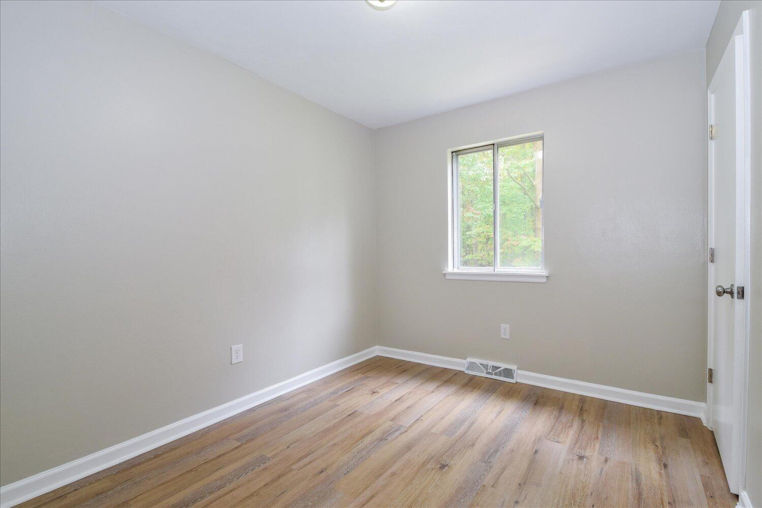 731 Estates Road Southeast Roanoke, VA 24014 - Photo 8 of 22 08-731 Estates-8