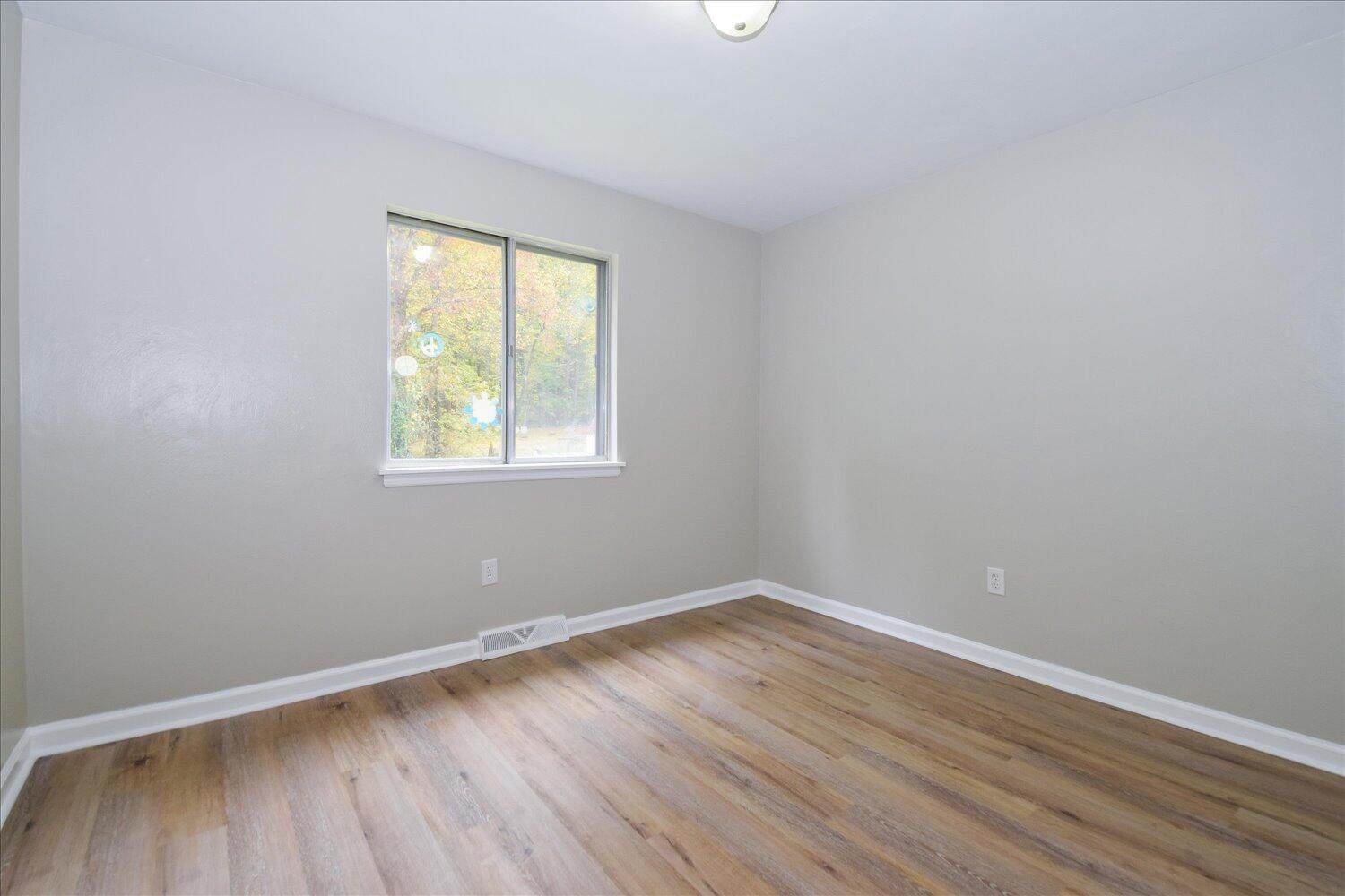 731 Estates Road Southeast Roanoke, VA 24014 - Photo 9 of 22 09-731 Estates-9