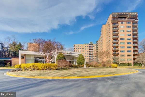 $2,000 | 4201 Cathedral Avenue Northwest, Unit 911W, Washington, DC 20016