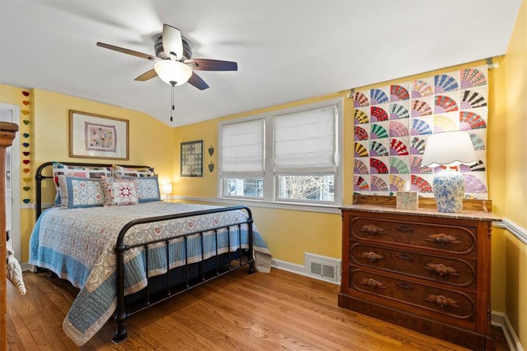 5426 Mission Road Fairway, KS 66205 - Photo 17 of 43