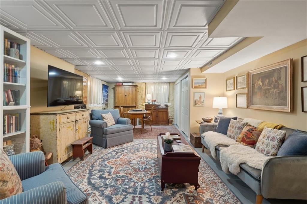 5426 Mission Road Fairway, KS 66205 - Photo 23 of 43