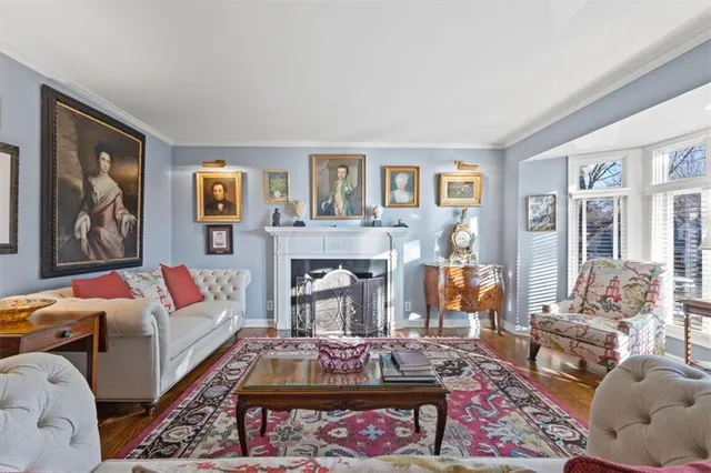 $650,000 | 5426 Mission Road, Fairway, KS 66205