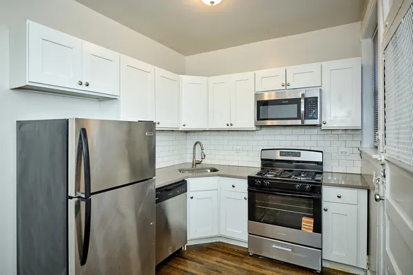 $1,900 | 1351 West Touhy Avenue, Unit 2N, Chicago, IL 60626