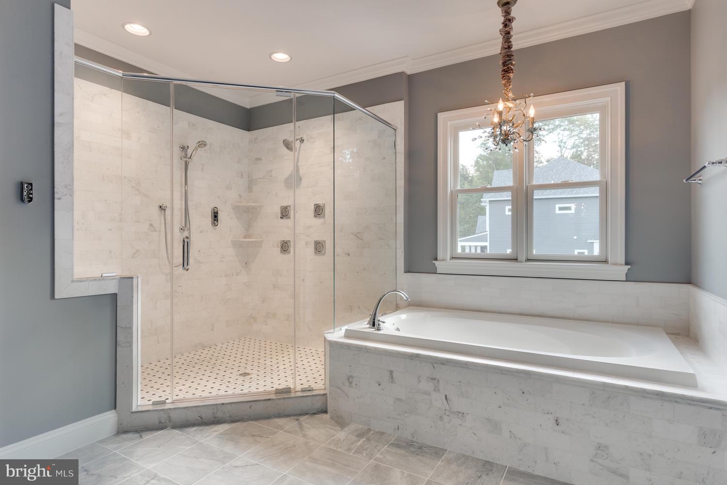 11701 Valley Road Fairfax, VA 22033 - Photo 30 of 36 Standard, Owner's suite luxurious bath