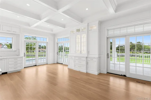 $5,999,999 | 44 Club Lane, Remsenburg, NY 11960