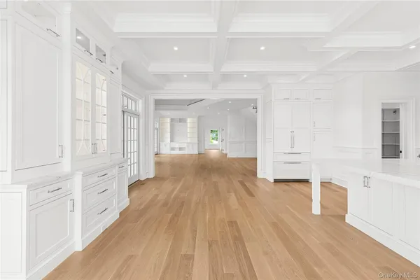 $5,749,999 | 44 Club Lane, Remsenburg, NY 11960