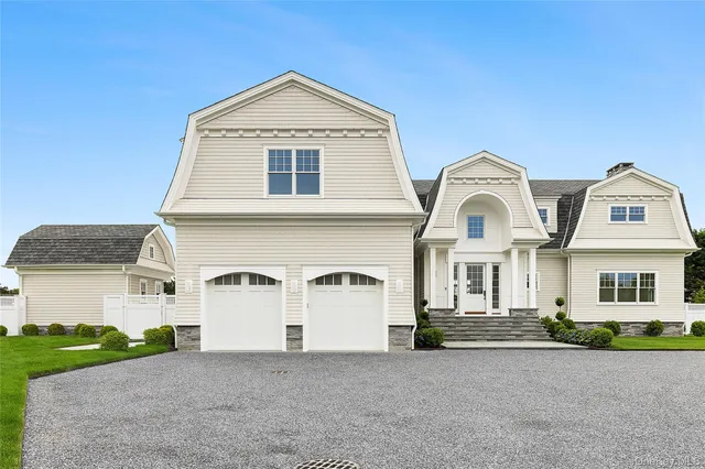 $5,999,999 | 44 Club Lane, Remsenburg, NY 11960