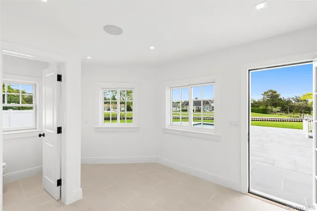 $5,999,999 | 44 Club Lane, Remsenburg, NY 11960