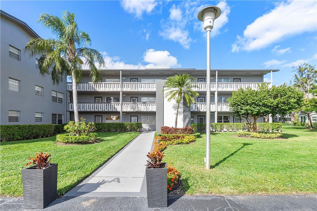 14 Suffolk A, Unit A Boca Raton, FL 33434 - Photo 2 of 35 Photo 2