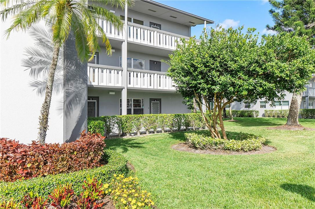 14 Suffolk A, Unit A Boca Raton, FL 33434 - Photo 4 of 35 Photo 4