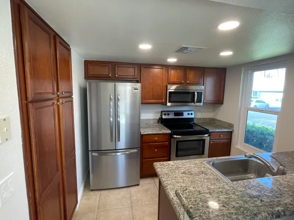 $2,300 | 43376 Cook Street, Unit 202, Palm Desert, CA 92211