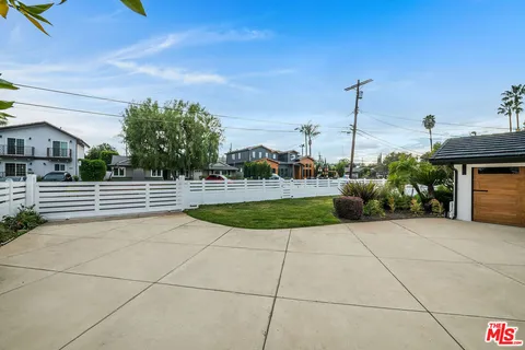 $2,195,000 | 16517 Hartsook Street, Encino, CA 91436