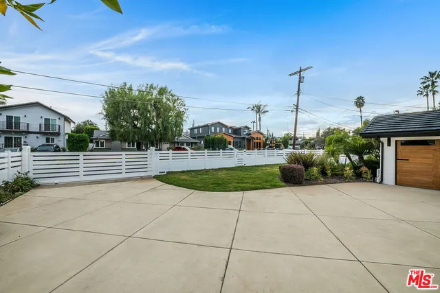 $2,195,000 | 16517 Hartsook Street, Encino, CA 91436