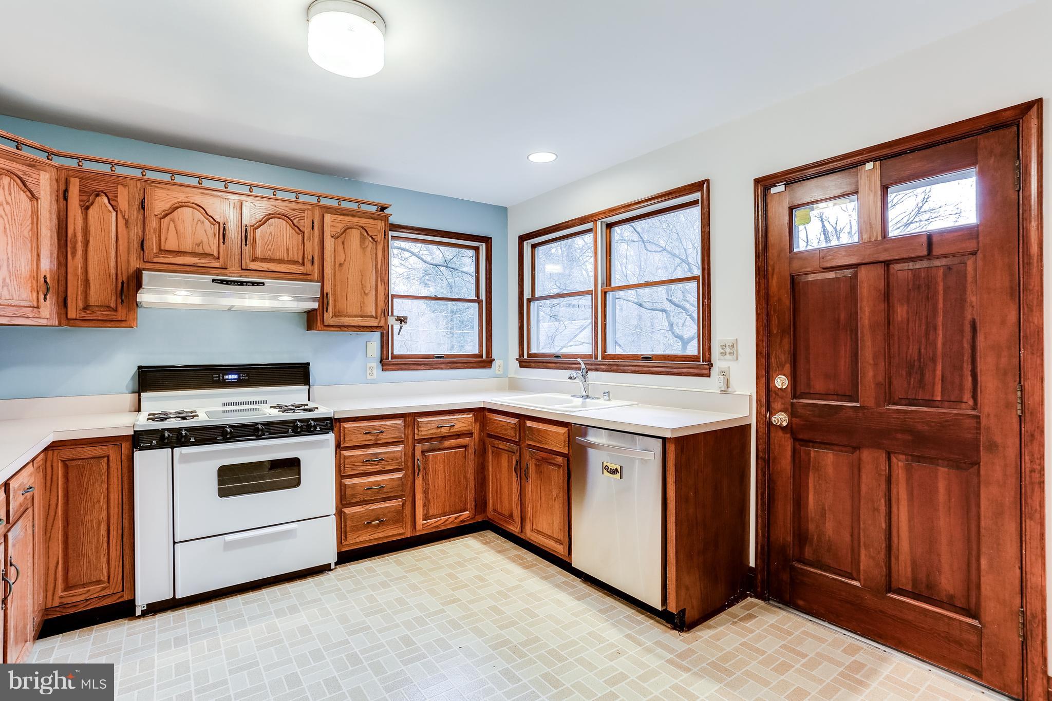 501 Nottingham Road Baltimore, MD 21229 - Photo 16 of 27 Gallery Image 16