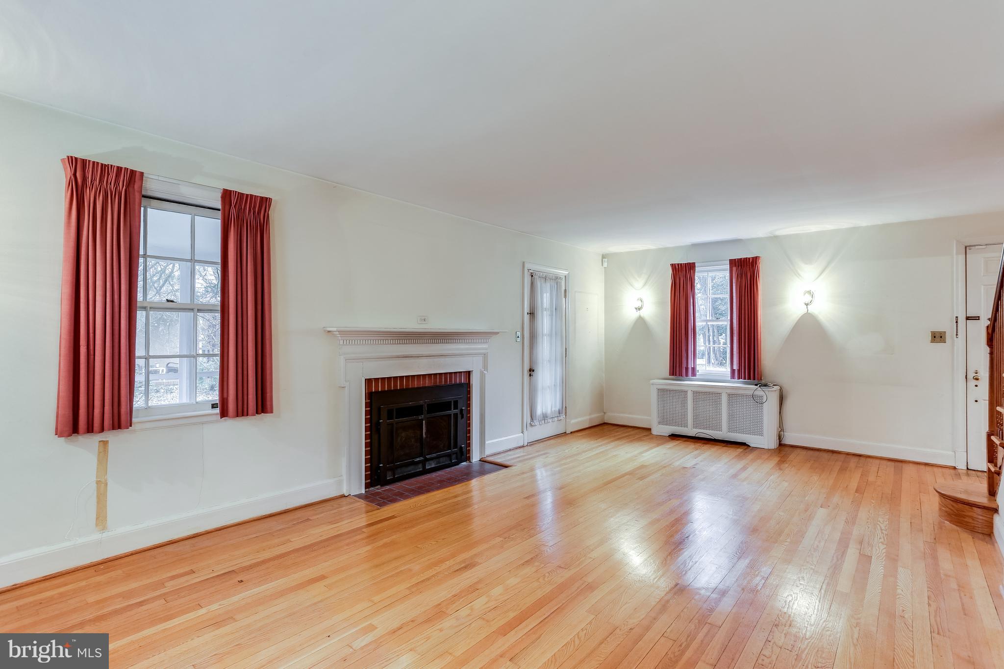 501 Nottingham Road Baltimore, MD 21229 - Photo 7 of 27 Gas fireplace is super warm in Winter!