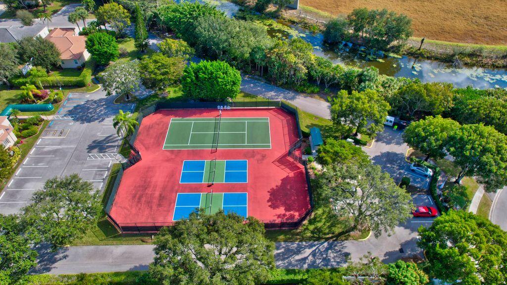 3747 Spring Crest Court Lake Worth, FL 33467 - Photo 19 of 38 UmCxyC6a
