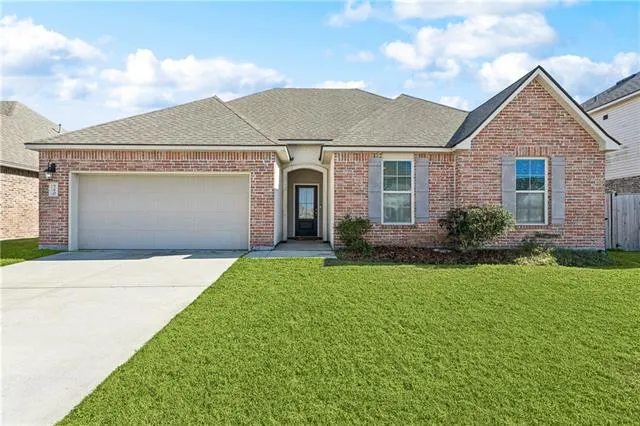 $2,400 | 760 Lakeshore Village Drive, Slidell, LA 70461