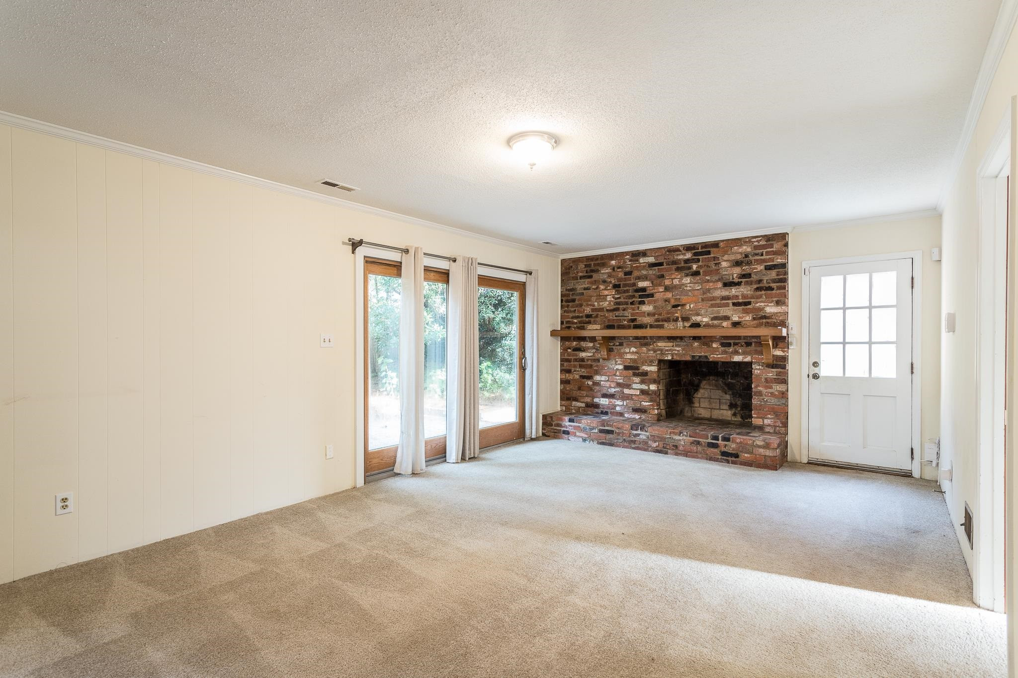 5209 Edgewood Road Raleigh, NC 27609 - Photo 5 of 33 Family Room