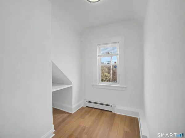 $2,400 | 1872 North Avenue, Bridgeport, CT 06604