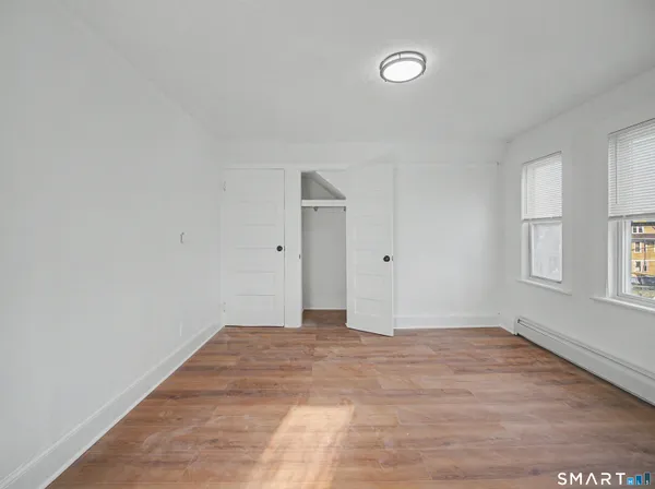 $2,400 | 1872 North Avenue, Bridgeport, CT 06604