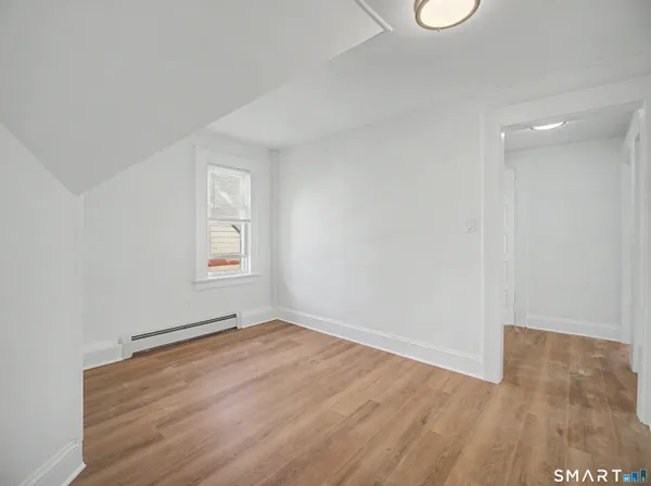 $2,400 | 1872 North Avenue, Bridgeport, CT 06604