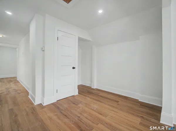 $2,400 | 1872 North Avenue, Bridgeport, CT 06604