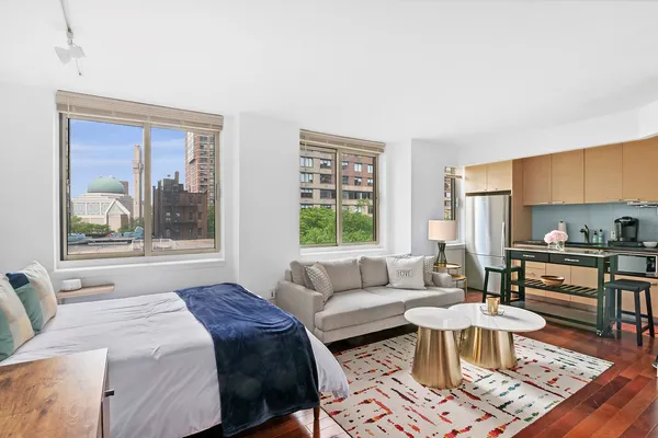 $515,000 | 206 East 95th Street, Unit 4D | Upper East Side