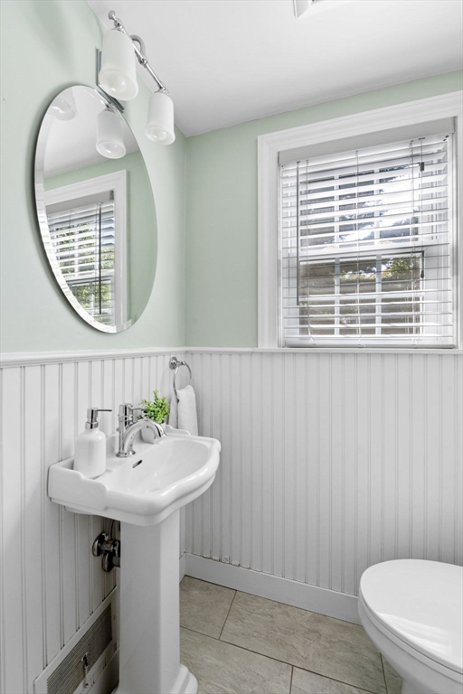 214 High Street Reading, MA 01867 - Photo 16 of 39