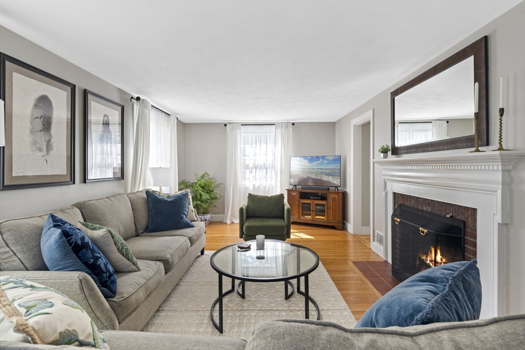 214 High Street Reading, MA 01867 - Photo 6 of 39